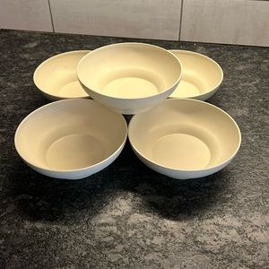 set of 5 vintage cereal bowls by Tupperware Very good condition Perfect for kids